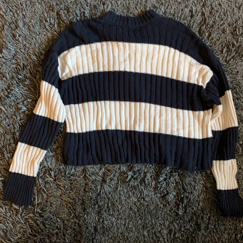 Navy and off white AE long sleeve sweater - Picture 3 of 3
